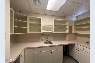 8233 W Indian School Road, Phoenix, AZ 85033 - Photo 10