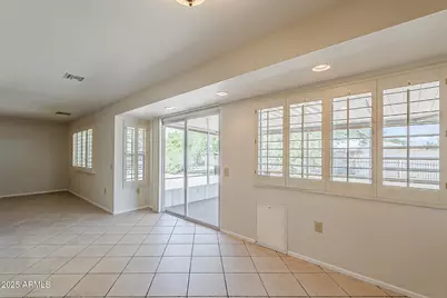 10514 W Willowcreek Circle, Sun City, AZ 85373 - Photo 18