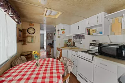 39984 Montana Drive, Salome, AZ 85348 - Photo 12