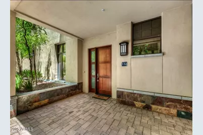 8 Biltmore Estate #112, Phoenix, AZ 85016 - Photo 2