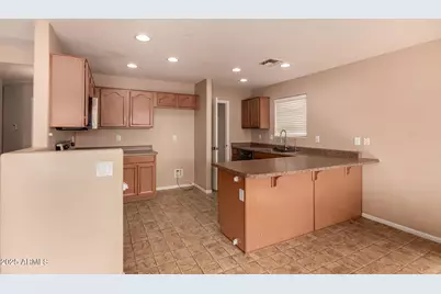 1585 E Jeanne Lane, San Tan Valley, AZ 85140 - Photo 6