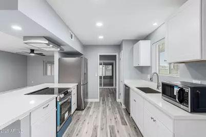 10022 W Mountain View Road, Sun City, AZ 85351 - Photo 10