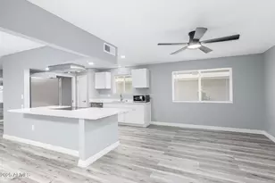 10022 W Mountain View Rd, Sun City, AZ 85351 - Photo 12