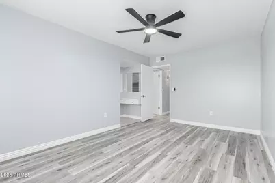 10022 W Mountain View Road, Sun City, AZ 85351 - Photo 16