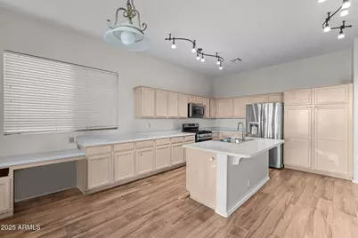 25830 N 40th Place, Phoenix, AZ 85050 - Photo 8