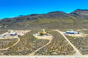 2290 N Ranch Trail, Huachuca City, AZ 85616 - Photo 1