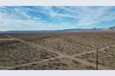 640 W Acres Oatman Highway, Golden Valley, AZ 86413 - Photo 18