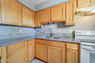 4615 N 39th Avenue #8, Phoenix, AZ 85019 - Photo 10
