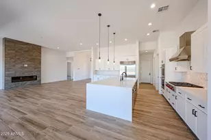 3283 W Mesquite St, Phoenix, AZ 85086 - Photo 12