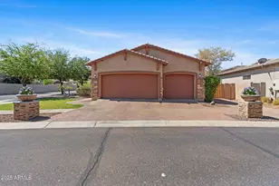 3215 E Constance Wy, Phoenix, AZ 85042 - Photo 2