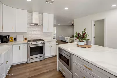 8022 E Columbus Avenue, Scottsdale, AZ 85251 - Photo 10
