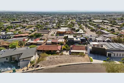 7040 N 23rd Place #104, Phoenix, AZ 85020 - Photo 32