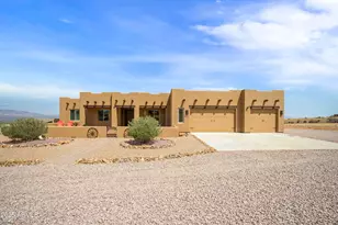 6100 E Darley Dr, Hereford, AZ 85615 - Photo 2