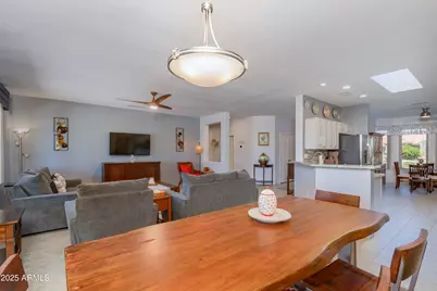 16287 W Willow Creek Lane, Surprise, AZ 85374 - Photo 8