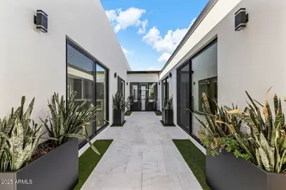 9027 S 19th Street, Phoenix, AZ 85042 - Photo 8