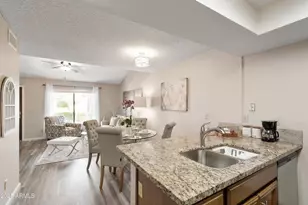 719 E Lola Dr, Phoenix, AZ 85022 - Photo 4
