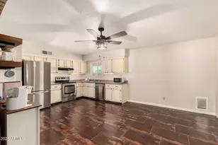 1676 W Sequoia Dr, Phoenix, AZ 85027 - Photo 16