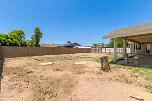 1676 W Sequoia Dr, Phoenix, AZ 85027 - Photo 32