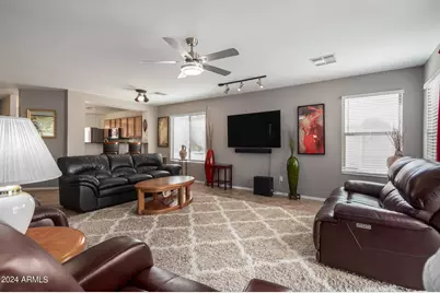 13864 W Ironwood Street, Surprise, AZ 85374 - Photo 4