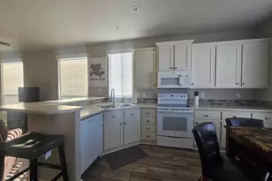 650 N Hawes Rd, Mesa, AZ 85207 - Photo 2