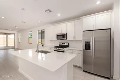 15808 W Vogel Avenue, Goodyear, AZ 85338 - Photo 4