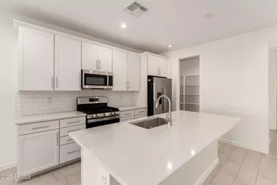 15808 W Vogel Avenue, Goodyear, AZ 85338 - Photo 2