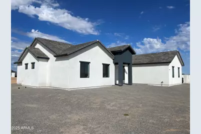 25846 W Denver Hill Drive, Wittmann, AZ 85361 - Photo 16