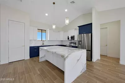 25846 W Denver Hill Drive, Wittmann, AZ 85361 - Photo 2