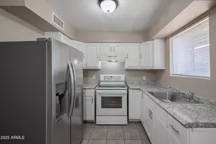 1915 N 26th Pl, Phoenix, AZ 85008 - Photo 8