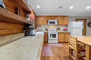 3004 Pinewood Dr, Overgaard, AZ 85933 - Photo 6