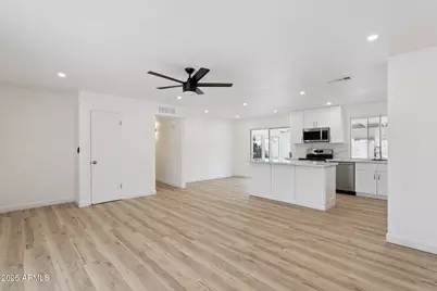 18045 N 20th Lane N, Phoenix, AZ 85023 - Photo 10