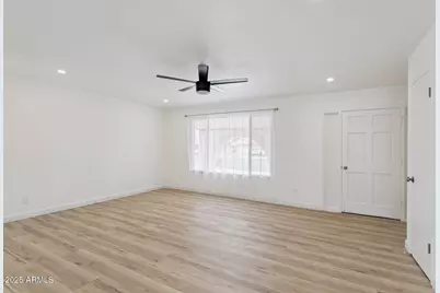 18045 N 20th Lane N, Phoenix, AZ 85023 - Photo 8