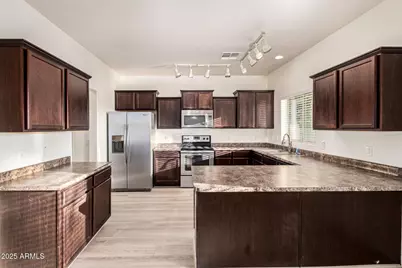 10225 W Camelback Road #33, Phoenix, AZ 85037 - Photo 14