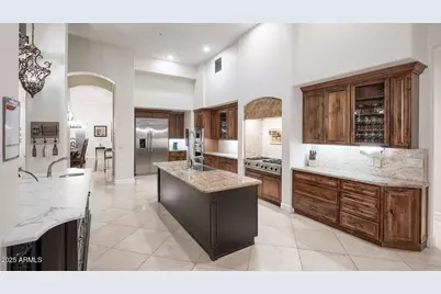 9300 N 58th Street, Paradise Valley, AZ 85253 - Photo 12