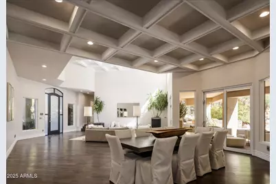 5718 N 54th Street, Paradise Valley, AZ 85253 - Photo 18