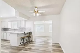 9915 W Mountain View Rd, Sun City, AZ 85351 - Photo 10