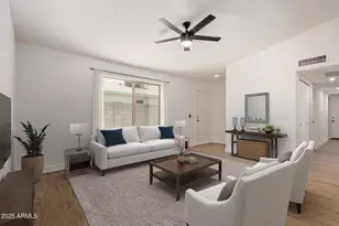 934 E Wahalla Ln, Phoenix, AZ 85024 - Photo 1