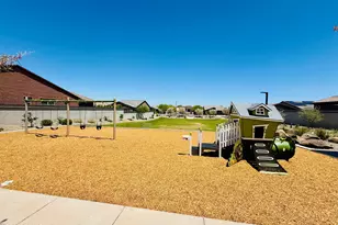 1657 W Monte Way, Phoenix, AZ 85041 - Photo 28