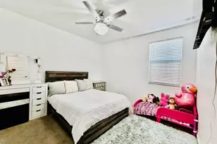 1657 W Monte Way, Phoenix, AZ 85041 - Photo 16