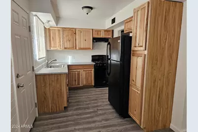 2401 N Amarillo Street #2, Casa Grande, AZ 85122 - Photo 2