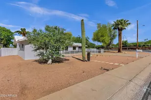 3660 N 52nd St, Phoenix, AZ 85018 - Photo 2