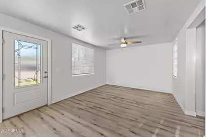 21647 W Laura Street, Wittmann, AZ 85361 - Photo 4