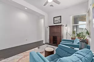 939 E Paseo Way, Phoenix, AZ 85042 - Photo 8