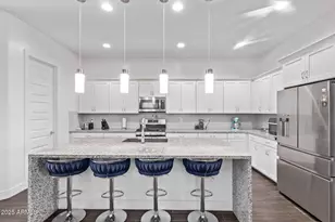 939 E Paseo Way, Phoenix, AZ 85042 - Photo 16