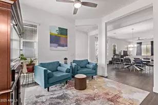 939 E Paseo Way, Phoenix, AZ 85042 - Photo 10