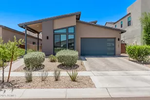 939 E Paseo Way, Phoenix, AZ 85042 - Photo 2