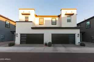 3033 N 37th Wy, Phoenix, AZ 85018 - Photo 1