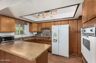 3730 W Tuckey Ln, Phoenix, AZ 85019 - Photo 10