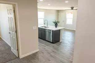 15438 S Overfield Rd, Arizona City, AZ 85123 - Photo 6