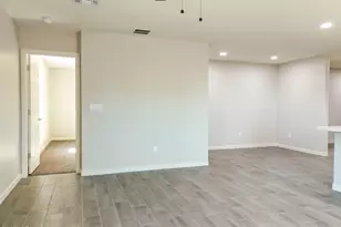 15438 S Overfield Rd, Arizona City, AZ 85123 - Photo 10